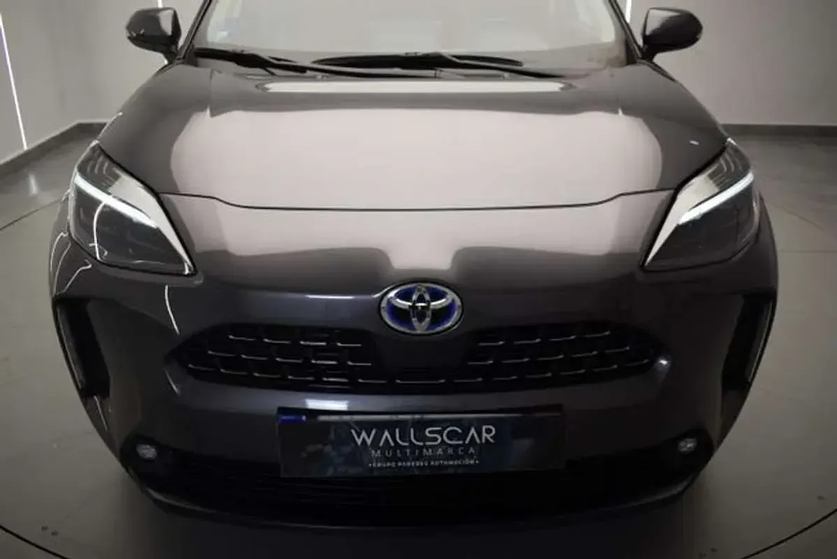 Usado Toyota Yaris Cross Style 116 CV (85 kW) 2022 Gris SUV