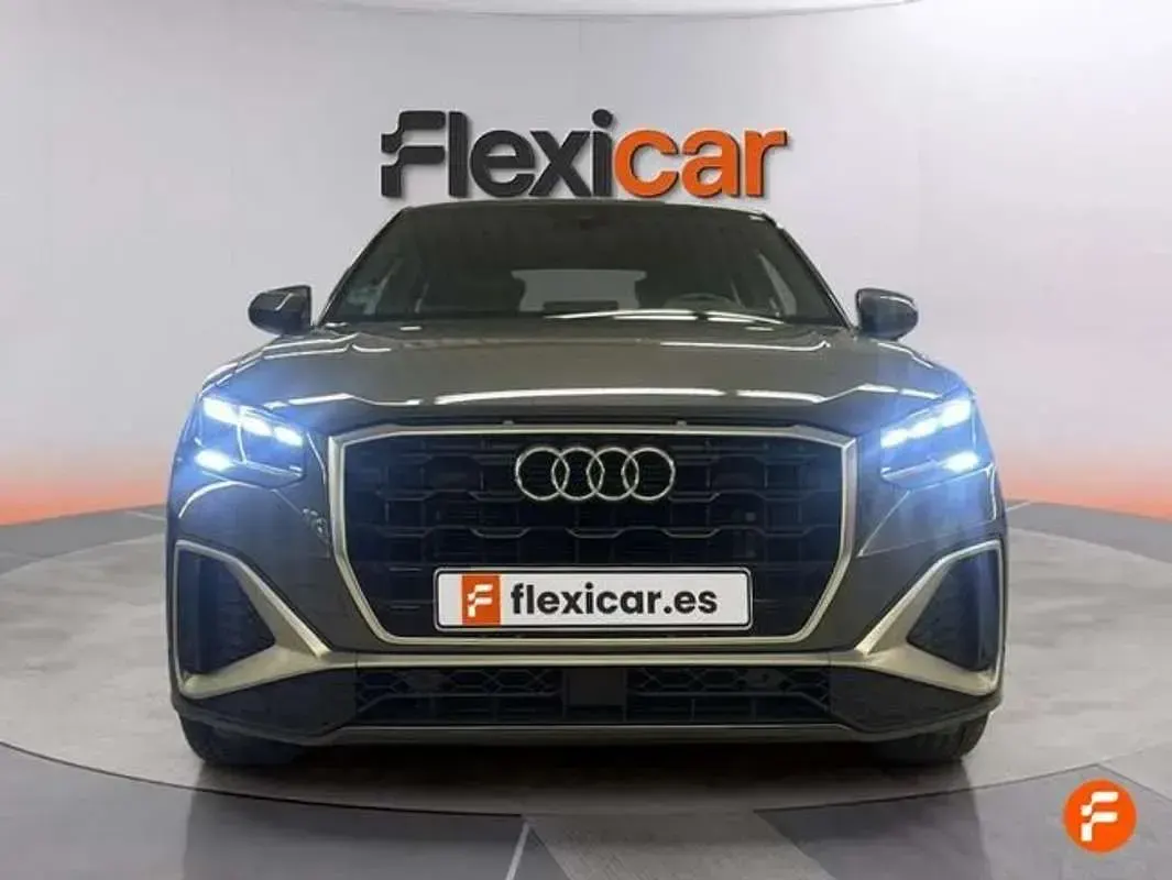 Usado Audi Q2 150 CV (110 kW) 2024 Gris SUV