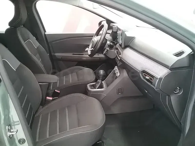 Usado Dacia Sandero Stepway 101 CV (74 kW) 2022 Verde Berlina