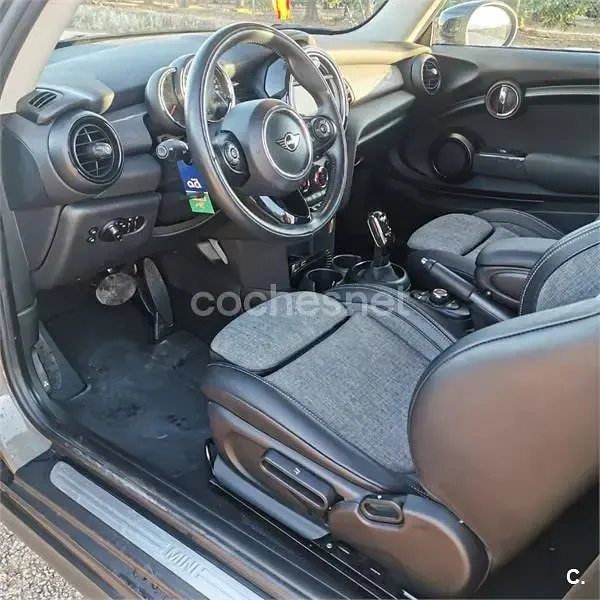 Usado Mini Cooper 156 CV (114 kW) 2024 Beige Utilitario