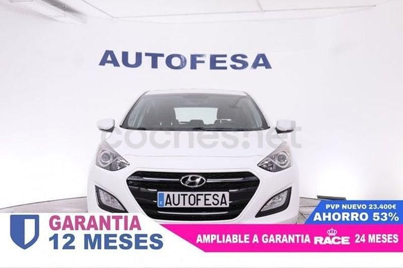 Usado Hyundai i30 135 CV (99 kW) 2015 Blanco Berlina
