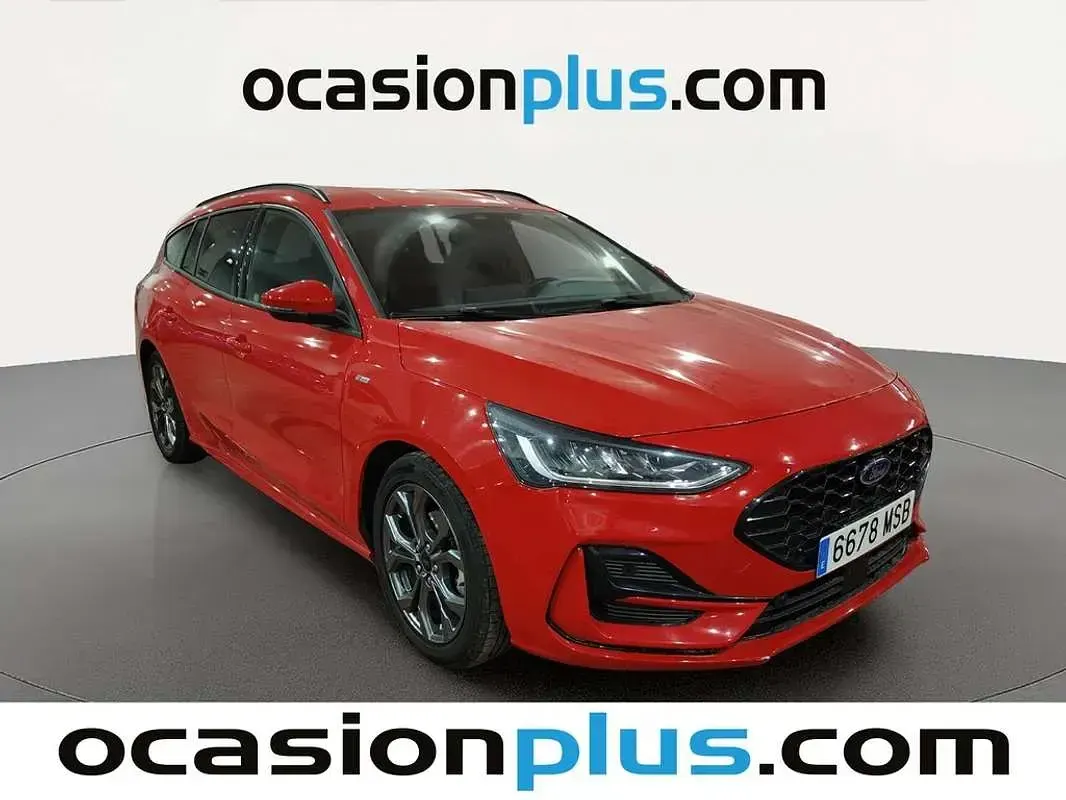 Usado Ford Focus ST-Line 155 CV (114 kW) 2024 Rojo Familiar