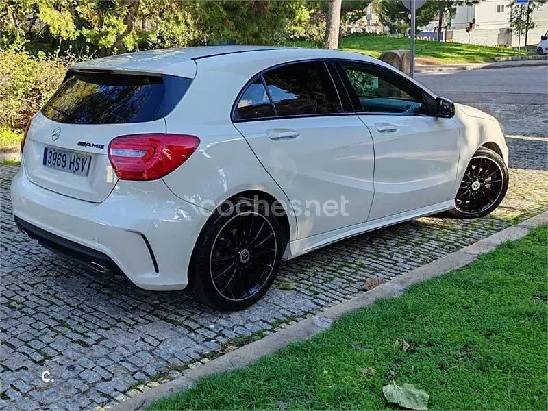 Usado Mercedes A180 AMG line 109 CV (80 kW) 2013 Blanco Berlina