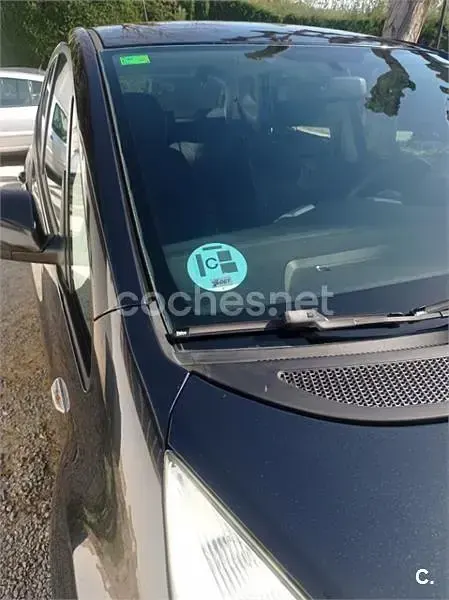 Usado Kia Venga 90 CV (66 kW) 2010 Negro Utilitario