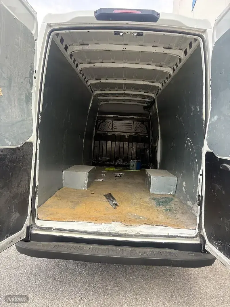 Usado Iveco Daily 160 CV (117 kW) 2016 Blanco Van