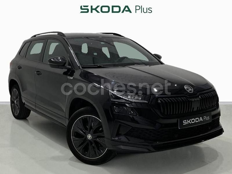 Negro Usado 2022 Skoda Karoq SportLine SUV | 25.500 € (Un poco caro) - Imagen 1/4