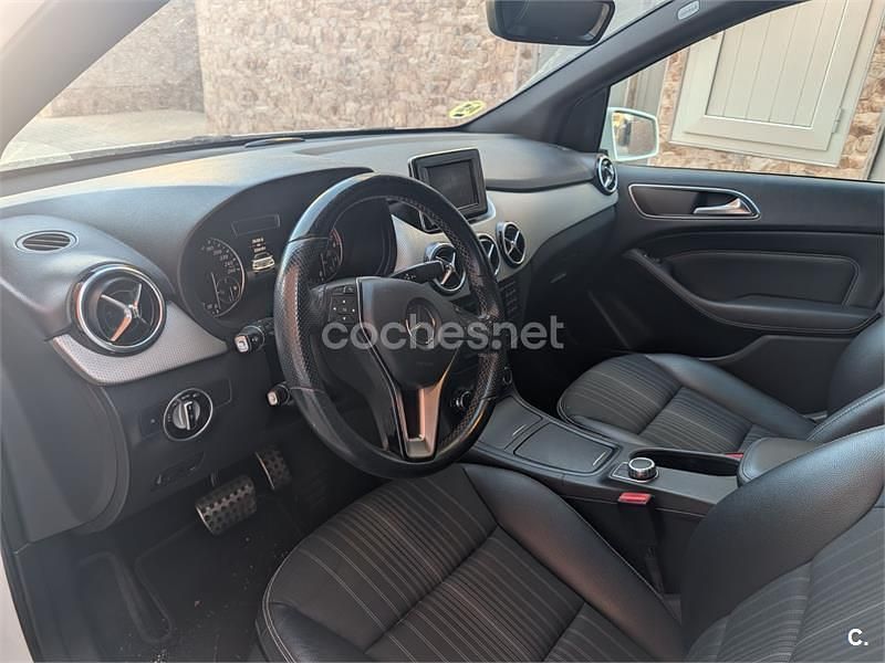 Usado Mercedes B200 136 CV (100 kW) 2014 Blanco Utilitario