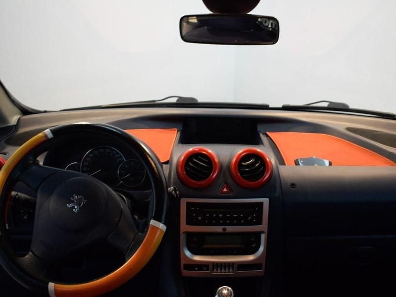 Usado Peugeot 1007 70 CV (51 kW) 2007 Monovolumen