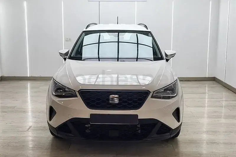 Usado Seat Arona Style 115 CV (84 kW) 2024 Blanco SUV