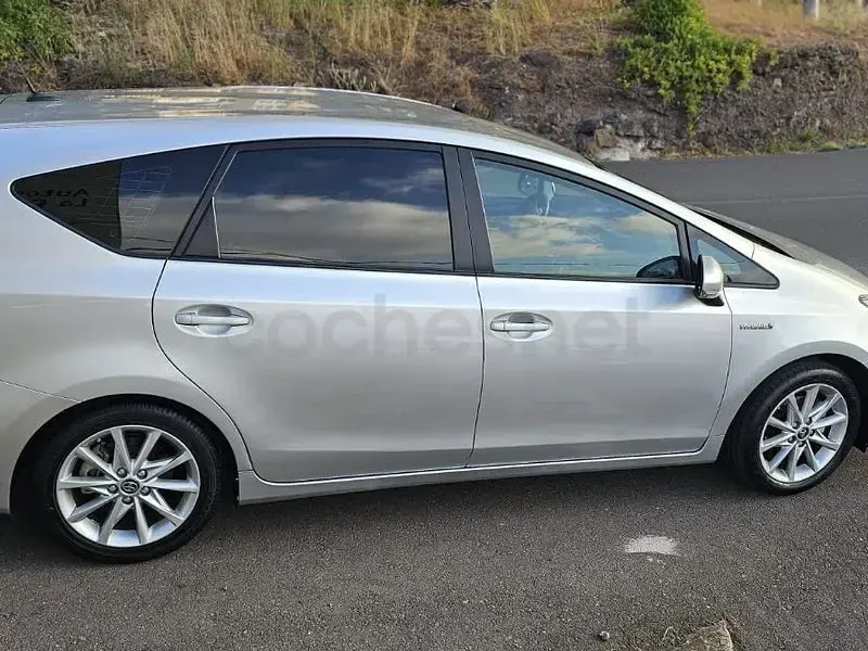Usado Toyota Prius+ Advance 136 CV (100 kW) 2021 Gris / plata Monovolumen