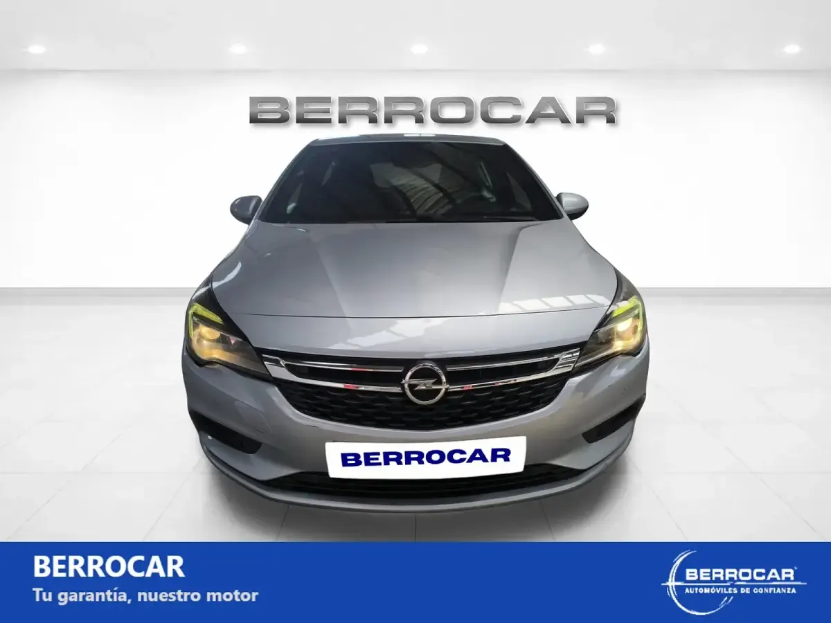 Usado Opel Astra Dynamic 110 CV (80 kW) 2016 Gris