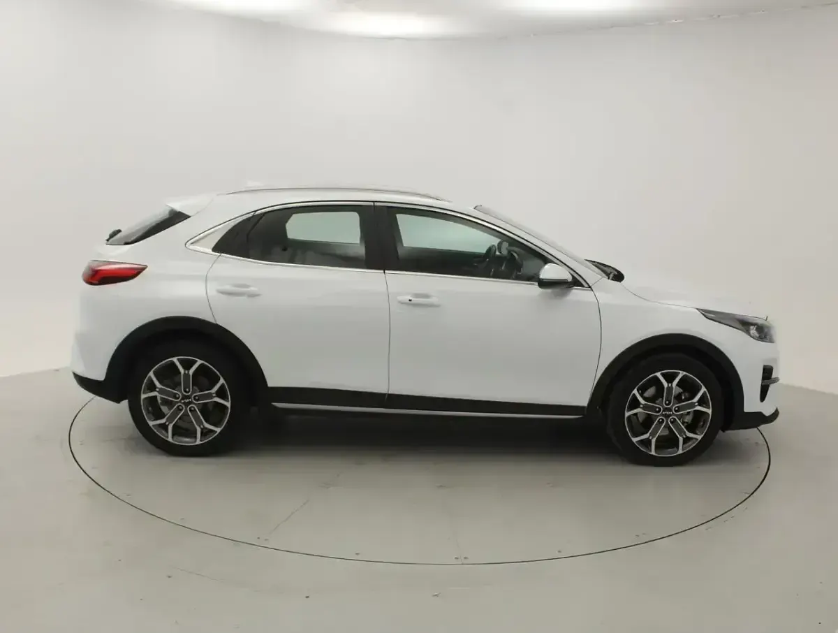 Usado Kia XCeed 141 CV (103 kW) 2022 Blanco SUV