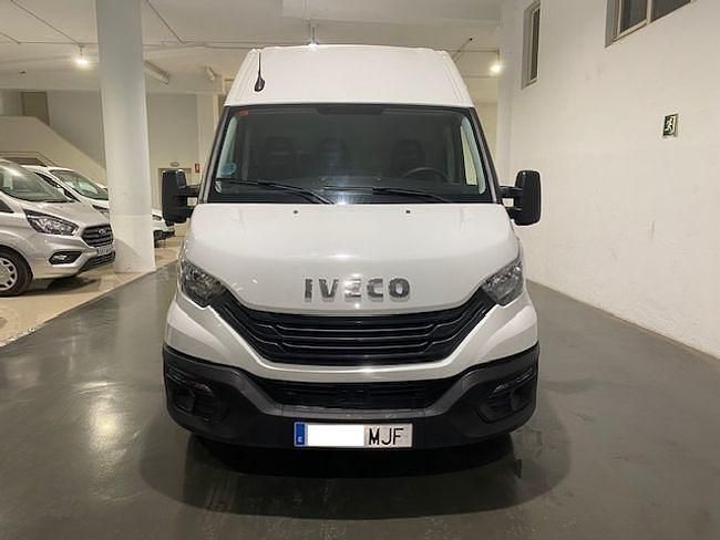 Usado Iveco Daily 160 CV (117 kW) 2023 Blanco Berlina