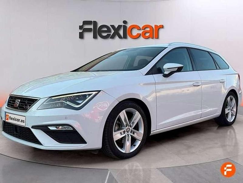 Usado Seat Leon ST FR 150 CV (110 kW) 2019 Blanco Familiar