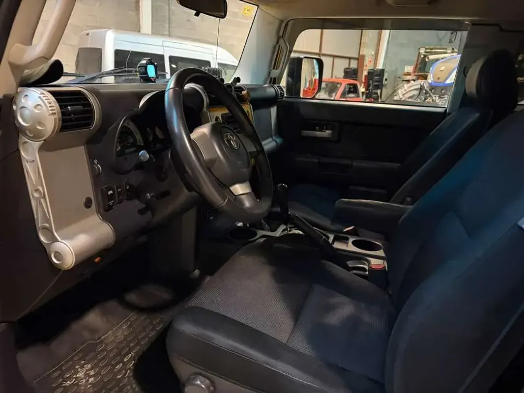 Usado Toyota FJ Cruiser 238 CV (175 kW) 2008 Amarillo SUV