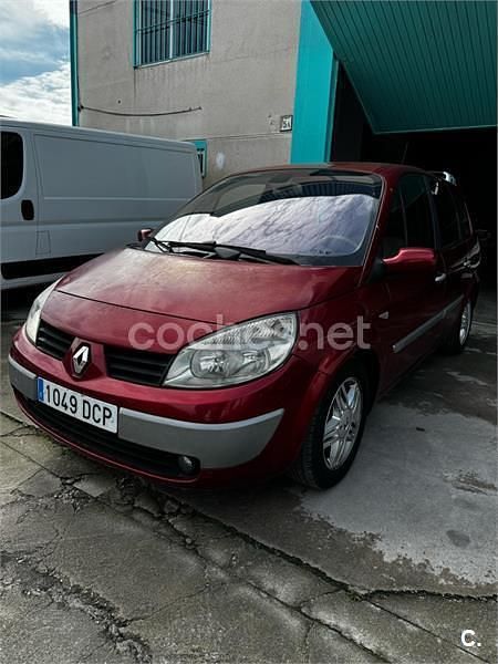 Usado Renault Grand Scénic II Dynamique 120 CV (88 kW) 2004 Granate Monovolumen