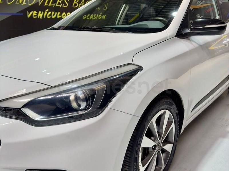Occasion Hyundai i20 Blackline 90 ch (66 kW) 2015 Blanc Berline