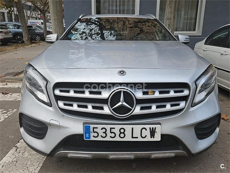 Usado Mercedes GLA180 122 CV (89 kW) 2019 Gris / plata SUV
