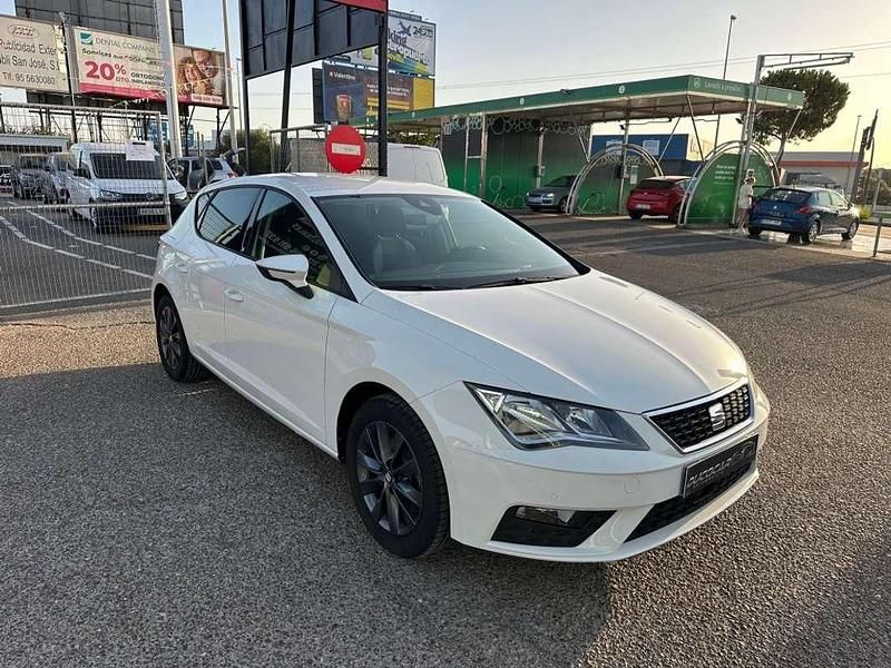 Usado Seat Leon Style 116 CV (85 kW) 2020 Blanco Utilitario