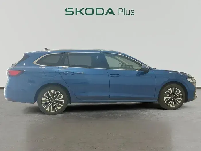 Nuevo Skoda Superb Selection 204 CV (150 kW) 2026 Azul Familiar