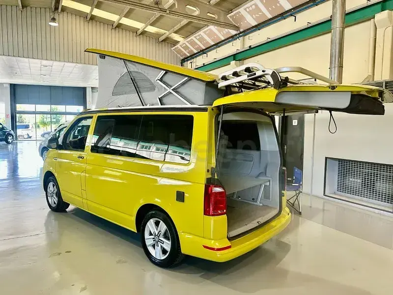 Usado VW California Beach 150 CV (110 kW) 2016 Amarillo Van