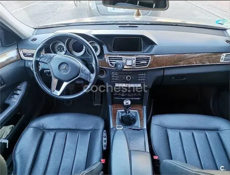 Usado Mercedes E200 Avantgarde 136 CV (100 kW) 2016 Gris / plata Berlina