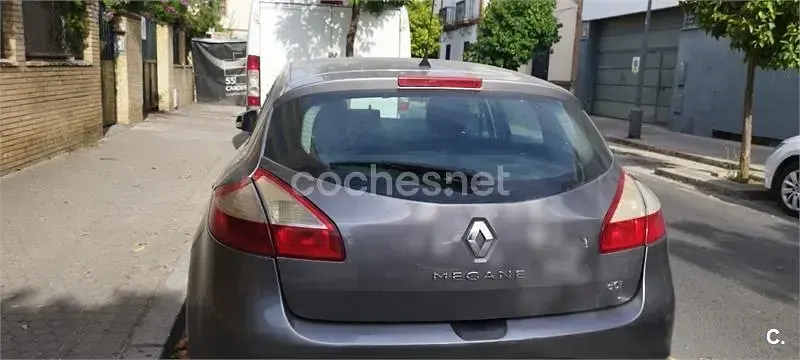 Usado Renault Mégane III 110 CV (80 kW) 2012 Gris / plata Berlina
