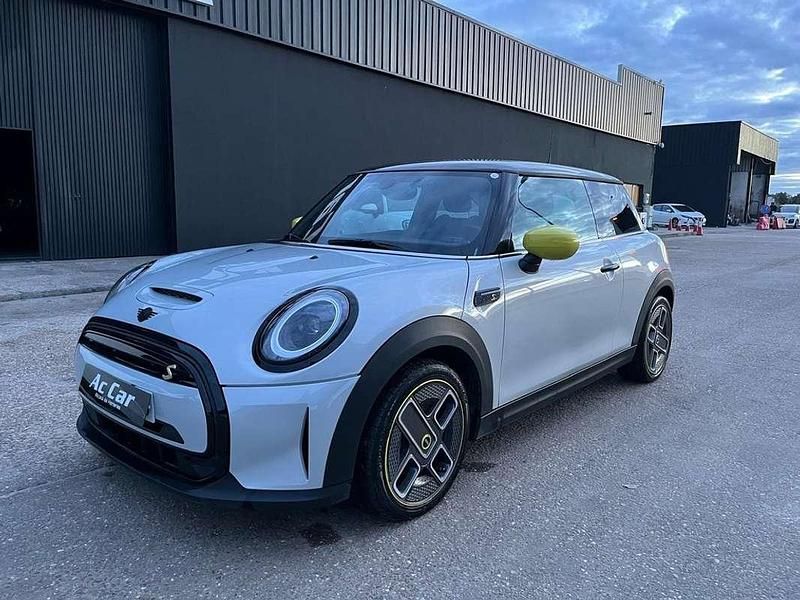 Usado Mini Cooper SE 135 kW (184 CV) 2022 Gris Utilitario