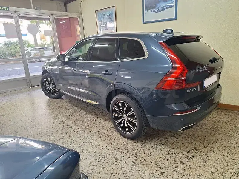 Usado Volvo XC60 Inscription 250 CV (183 kW) 2018 Azul SUV