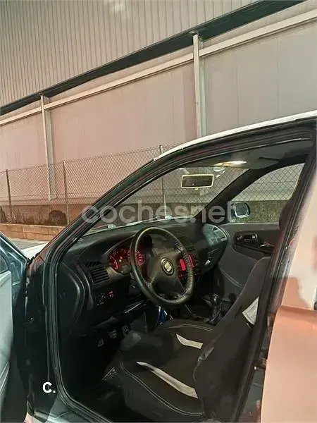 Usado Seat Cordoba Stella 90 CV (66 kW) 2001 Blanco Familiar