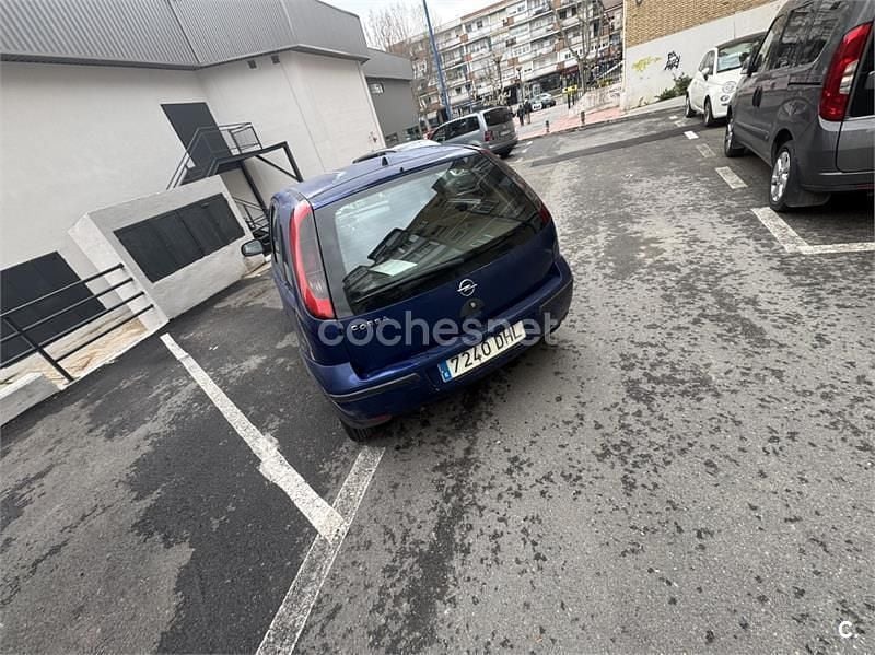 Usado Opel Corsa Enjoy 80 CV (58 kW) 2005 Azul Utilitario