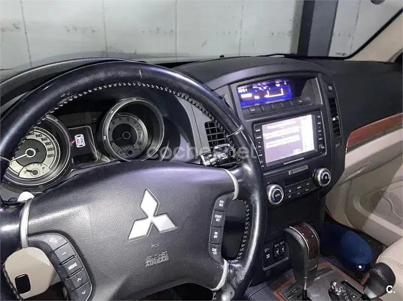 Usado Mitsubishi Montero 170 CV (125 kW) 2007 Negro SUV