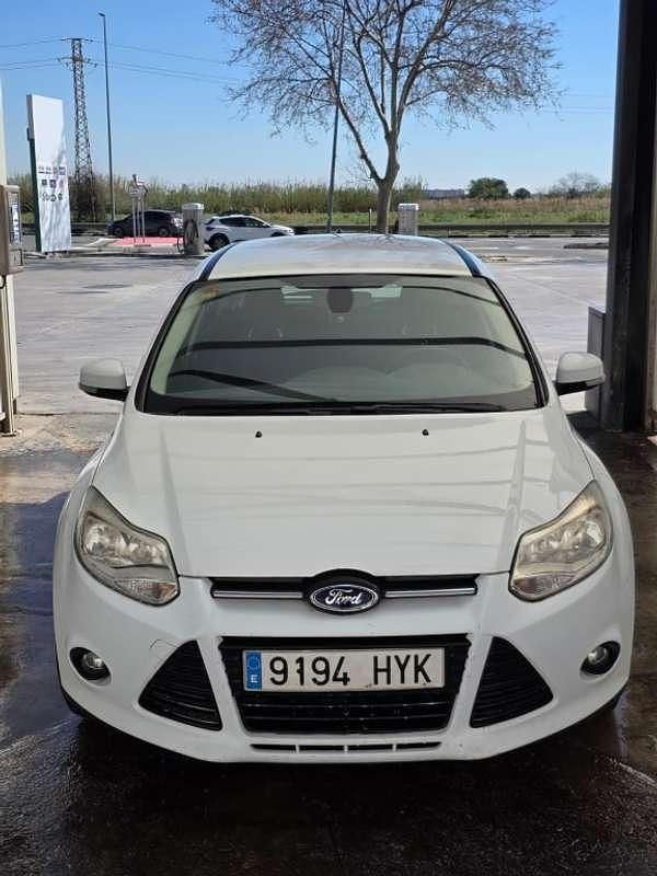 Usado Ford Focus Trend 95 CV (69 kW) 2014 Blanco Utilitario