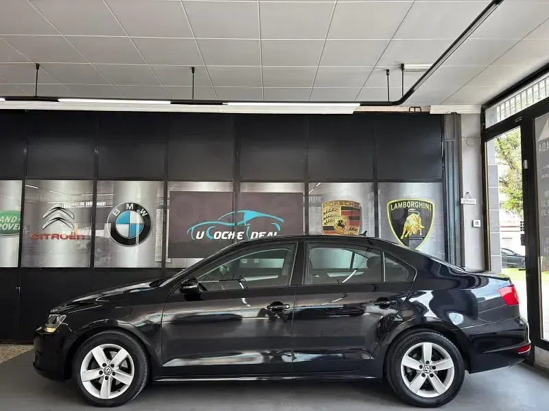 Usado VW Jetta Advance 105 CV (77 kW) 2014 Negro Berlina