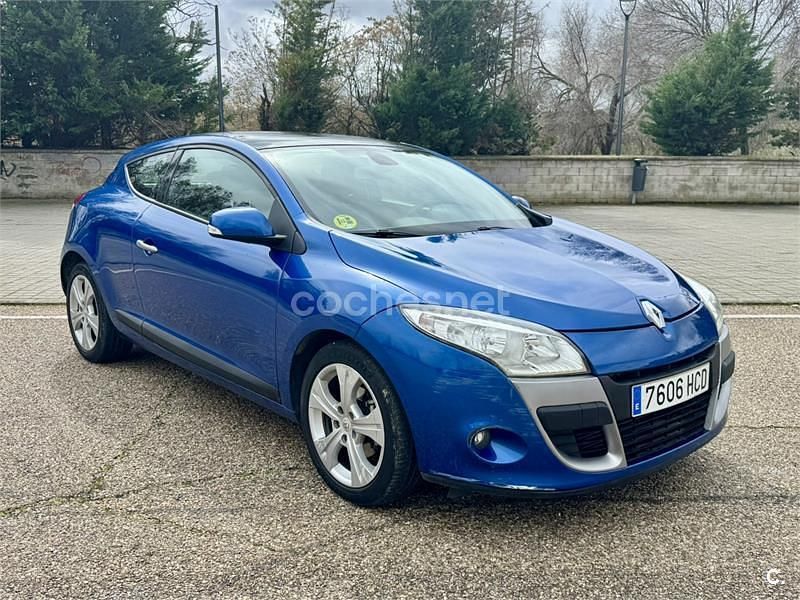 Usado Renault Mégane Dynamique 105 CV (77 kW) 2011 Azul Berlina