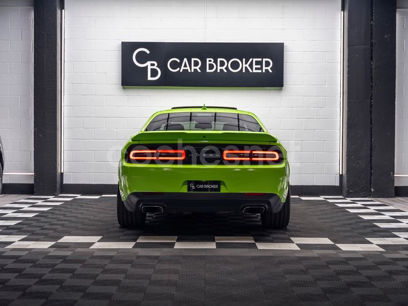 Usado Dodge Challenger 375 CV (275 kW) 2015 Verde Coupe