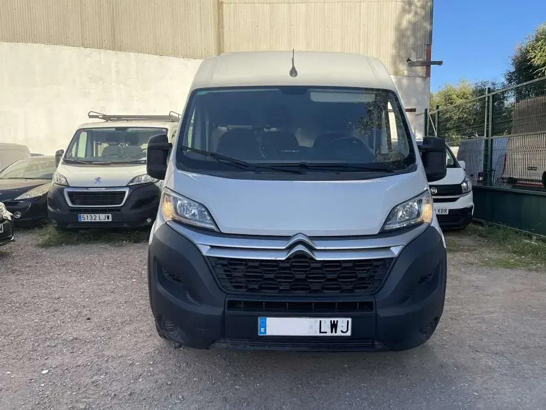 Usado Citroën Jumper 140 CV (102 kW) 2022 Blanco Monovolumen