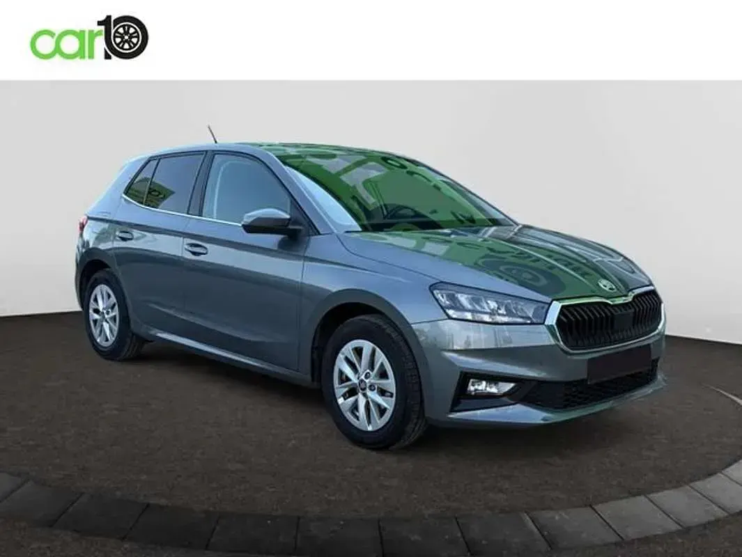 Usado Skoda Fabia Selection 95 CV (69 kW) 2025 Gris Utilitario