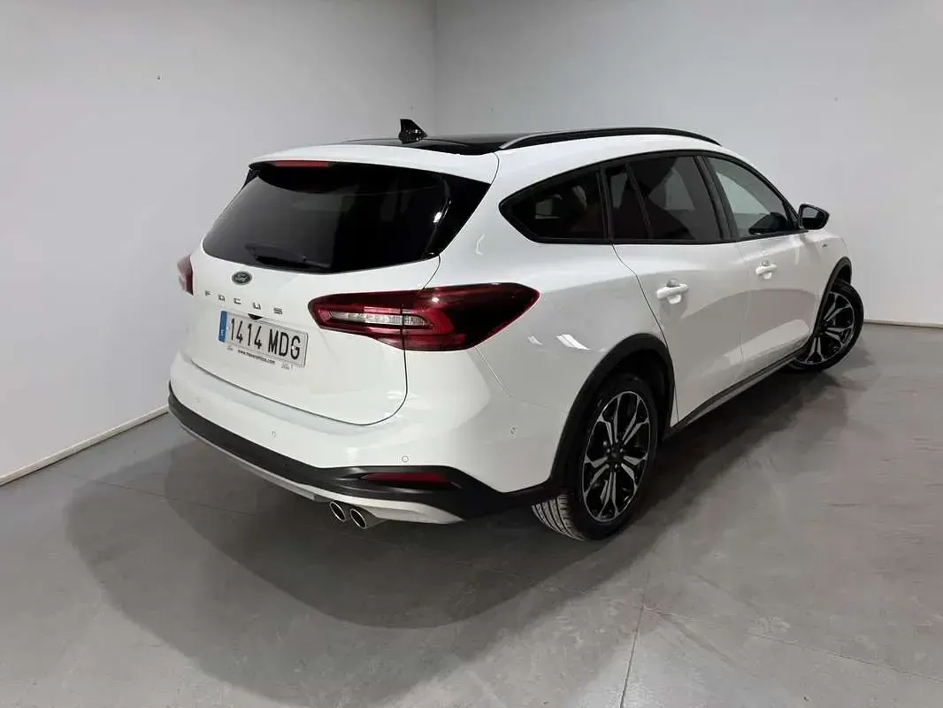 Usado Ford Focus Active 120 CV (88 kW) 2023 Blanco Familiar