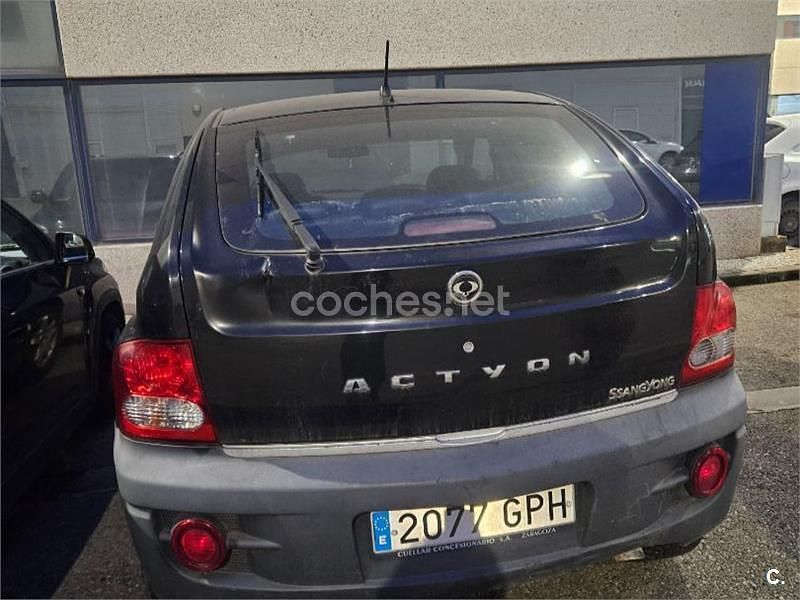 Usado Ssangyong (KGM) Kyron 141 CV (103 kW) 2008 Negro SUV