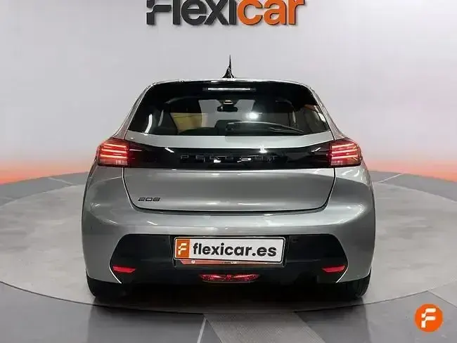 Usado Peugeot 208 Allure 100 CV (73 kW) 2024 Gris Utilitario