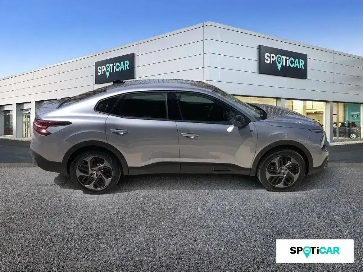 Usado Citroën e-C4 Shine 102 kW (140 CV) 2024 Gris Berlina