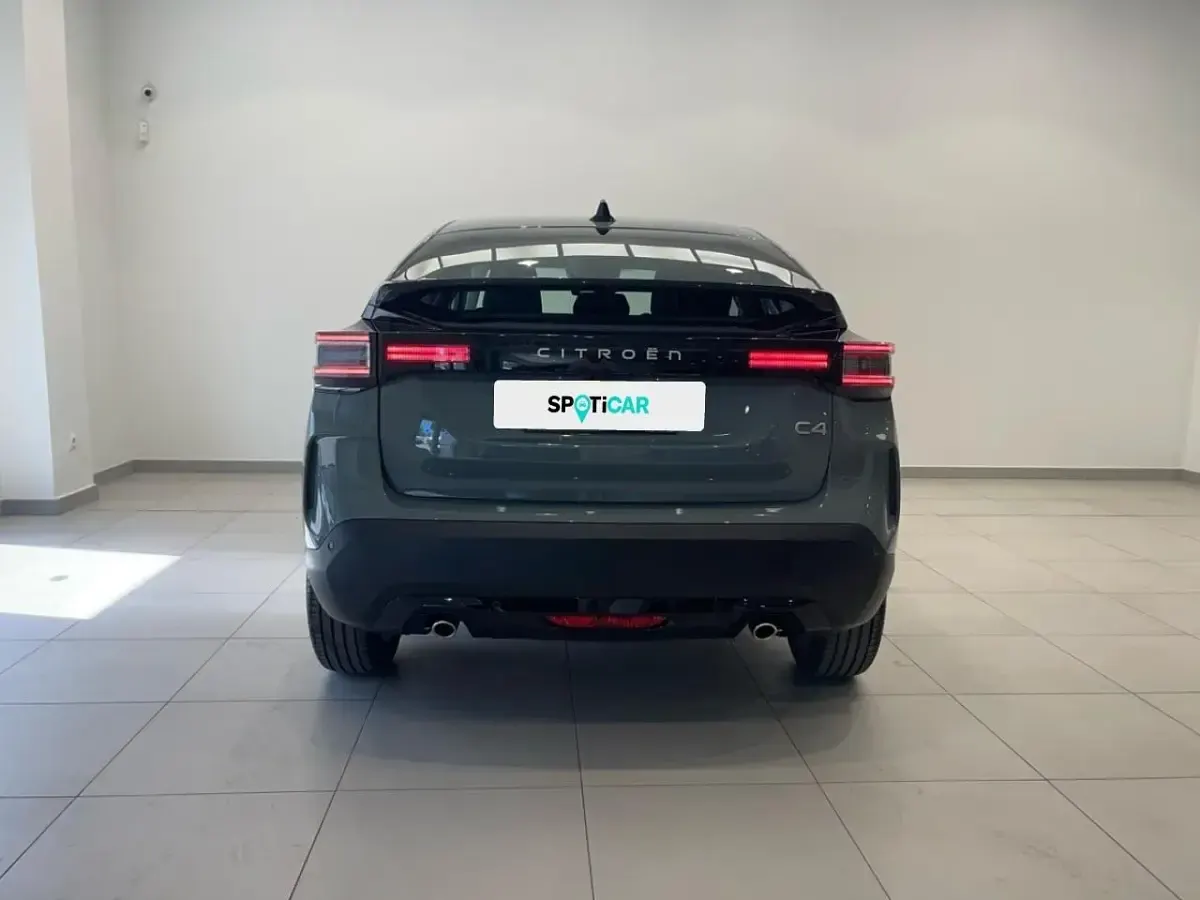 Usado Citroën C4 Business Class 145 CV (106 kW) 2025 Verde SUV