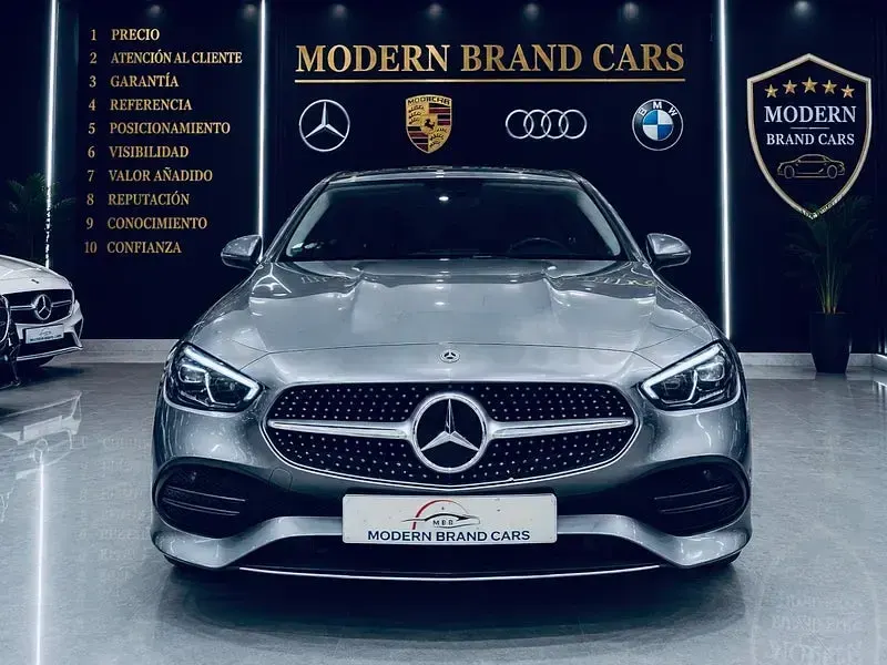 Usado Mercedes C220 200 CV (147 kW) 2023 Gris / plata Familiar