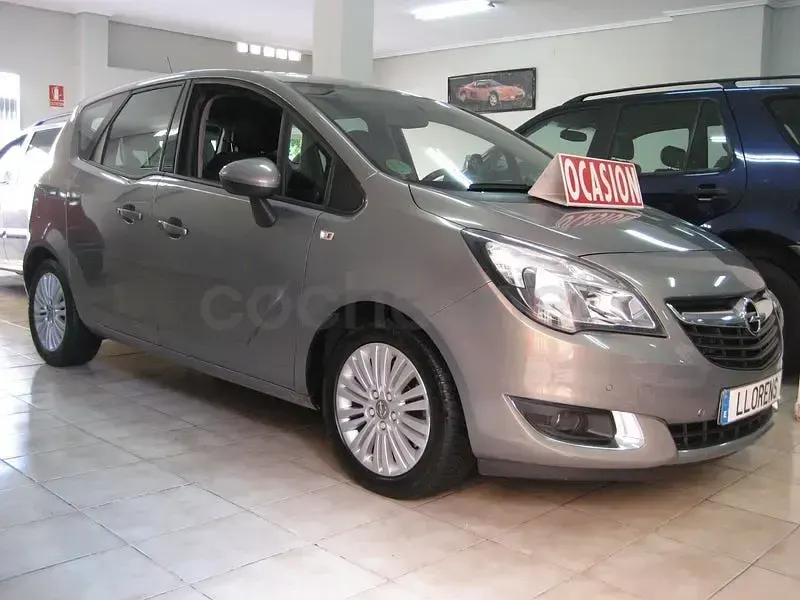 Usado Opel Meriva Excellence 110 CV (80 kW) 2014 Gris / plata Monovolumen