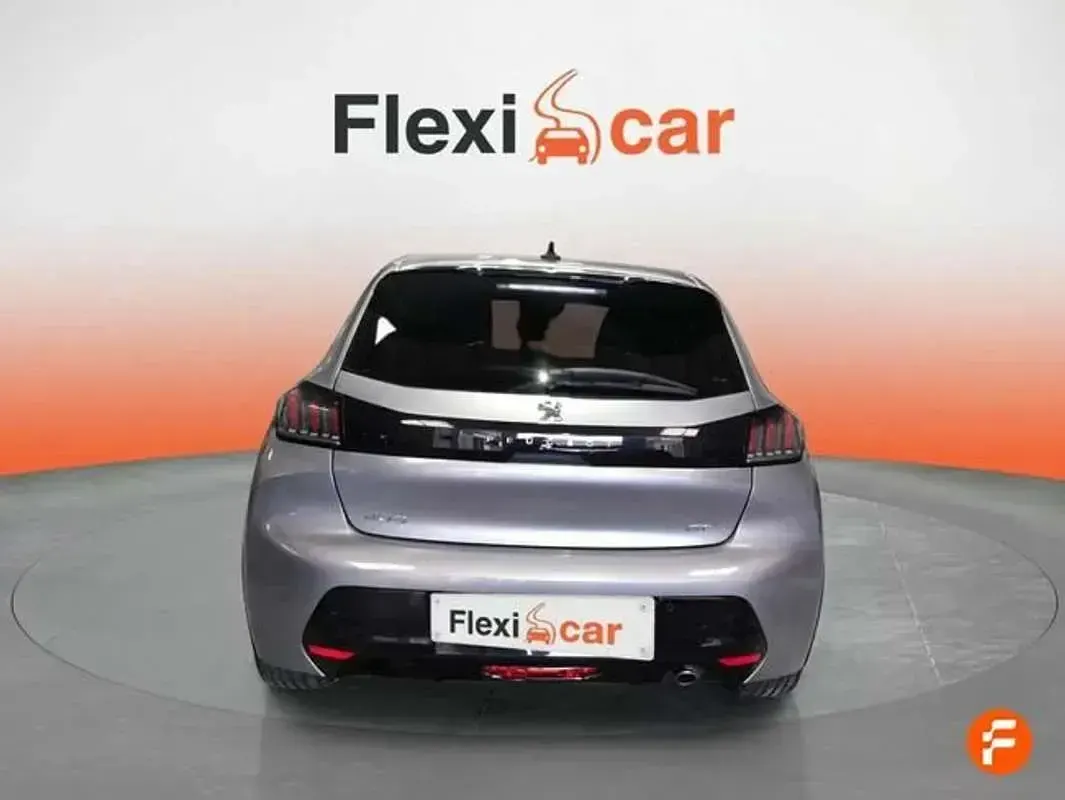 Usado Peugeot 208 GT 101 CV (74 kW) 2021 Gris Utilitario