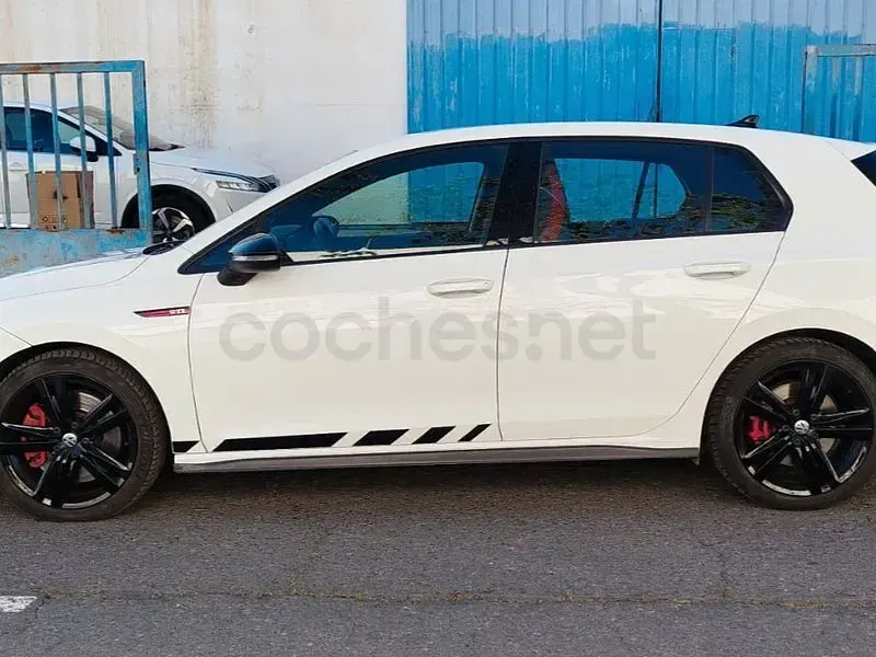 Usado VW Golf VIII GTI 245 CV (180 kW) 2021 Blanco Berlina