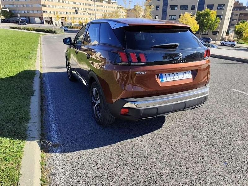 Usado Peugeot 3008 Allure 150 CV (110 kW) 2016 Naranja SUV