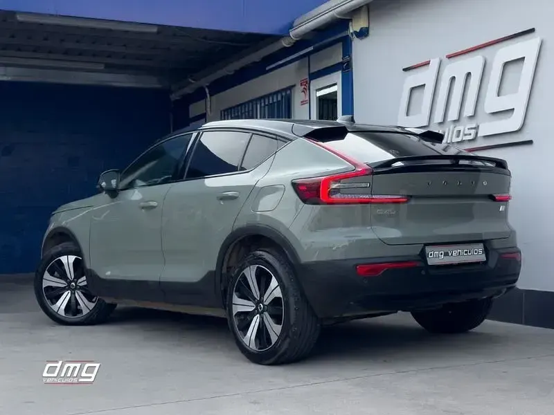 Usado Volvo C40 Plus 300 kW (408 CV) 2022 Eléctrico SUV