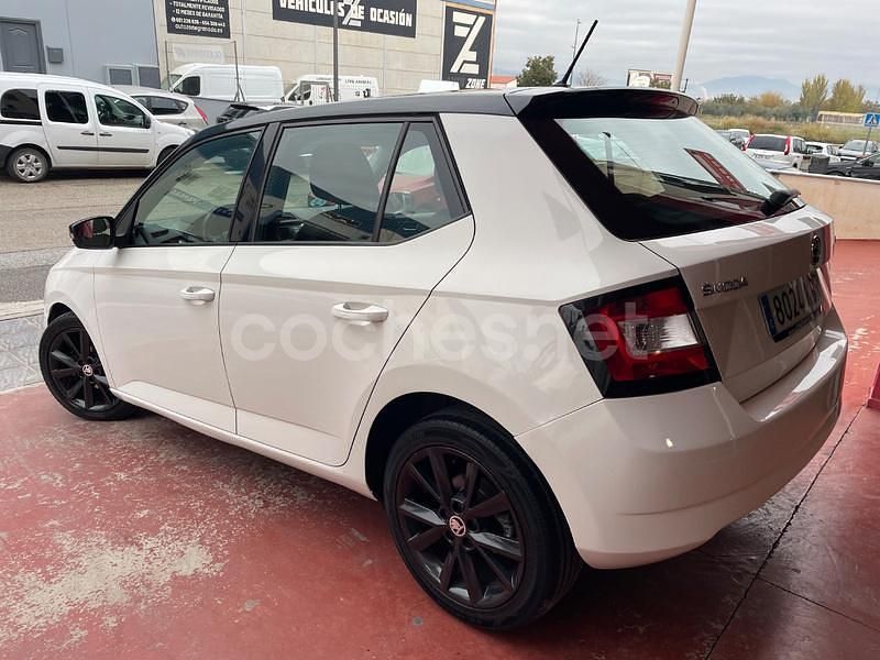 Usado Skoda Fabia 75 HP (55 kW) 2017 Branco Sedan